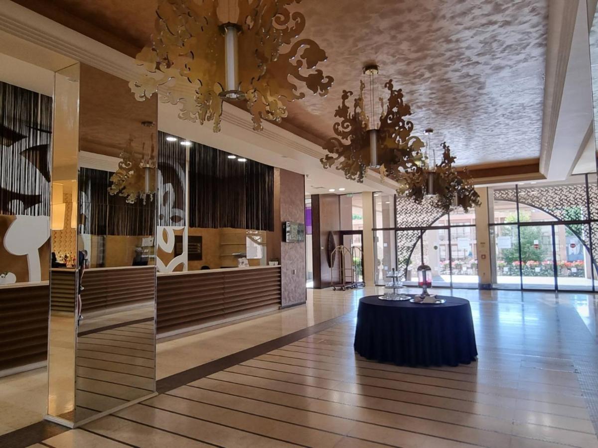 סאני ביץ' Royal Beach Apartment Barcello B מראה חיצוני תמונה